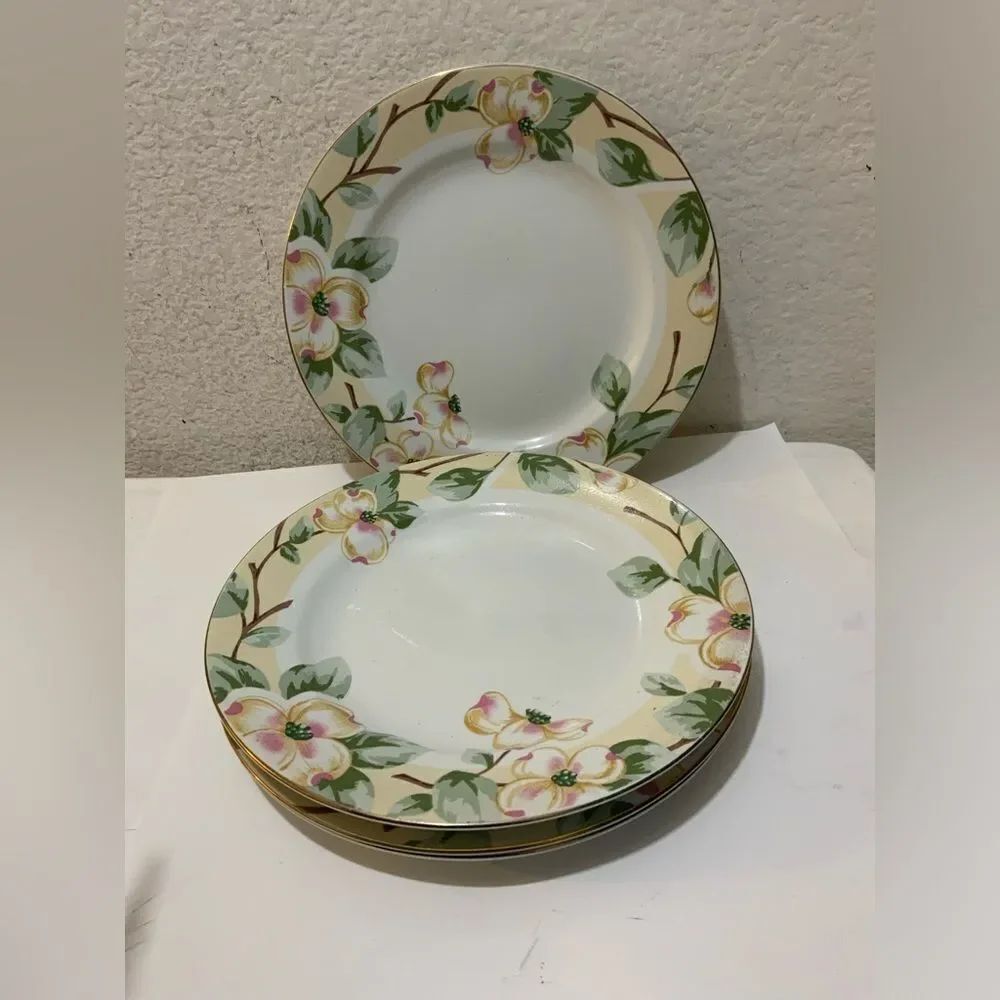 FAIRFIELD Fine China  DOGWOOD 4 dinner plates Floral Gold Rim 10.5” G21